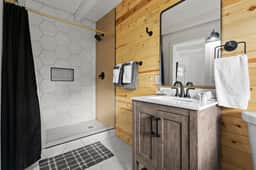 WWM 4 · 4 E. Sierra's base camp 2 Bed Suite, wifi WWM 4