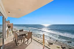 4 Experience the French Elegance of Martinique, the elegant Villa with a Balcony (D)