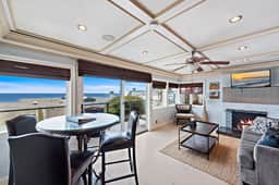 Ocean View Villa, walk to main beach, easy beach access