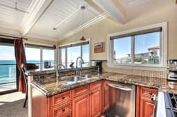 Ocean views steps to the water prime Laguna Beach 8 Villa Roma