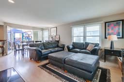 Mission Beach Family Haven: Ocean Views + Private Balconies + Garage