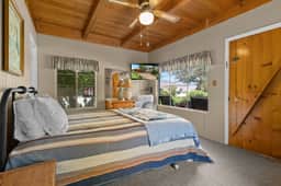 Comfortable cabin for two with full kitchen and a freshly updated bathroom, near Topaz Lake