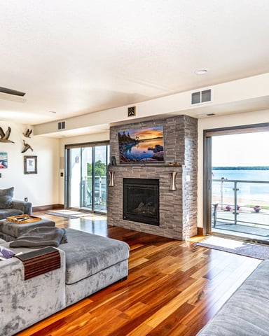Lakefront Homes and Docks
