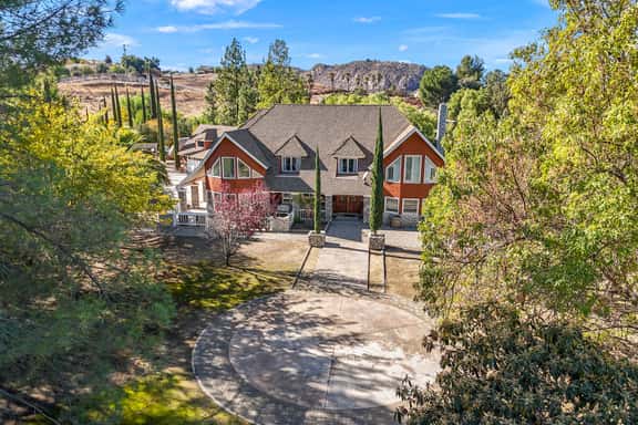 Vineyard Vista Retreat– Your Serene Getaway in Temecula - Image 1