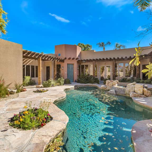 Luxury Enclave in coveted Muirfield Estates at Mission Hills Country Club. EV Charger - Image 1