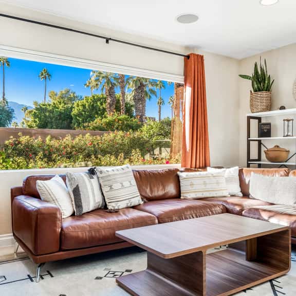 Private Pool/Spa Home in the Lovely Tamarisk Community - Image 1