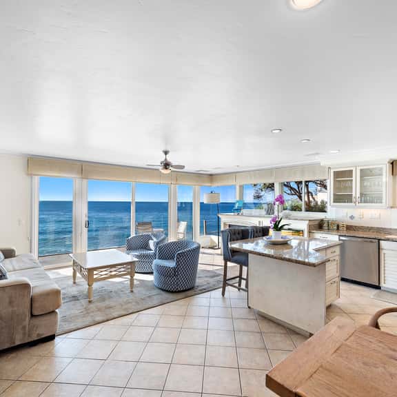 3 Unobstructed ocean view direct beach access! Oceanfront Villa with a Spectacular View (C) - Image 1