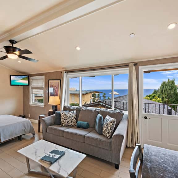 Swim, bike, relax, explore Laguna Beach 3 Villa D'Arte - Image 1