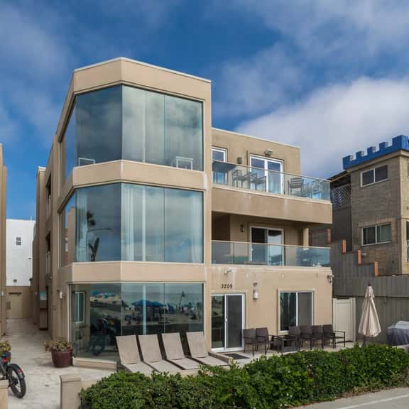 Good Vibrations | 3/3 Oceanfront Condo on the Sand & 150 feet to Belmont Park! - Image 1
