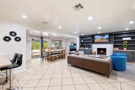 Palm Springs Vacation Oasis Private pool, game rm!