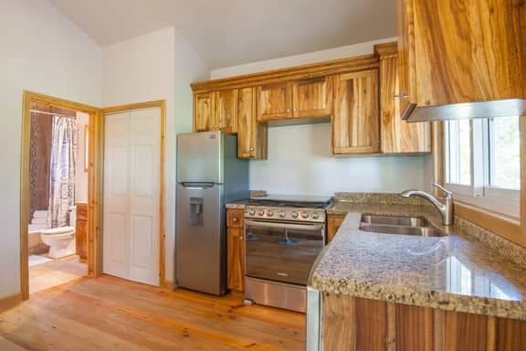 Sunnyside Bungalow 1 · Best snorkeling/diving on island 70yds off dock