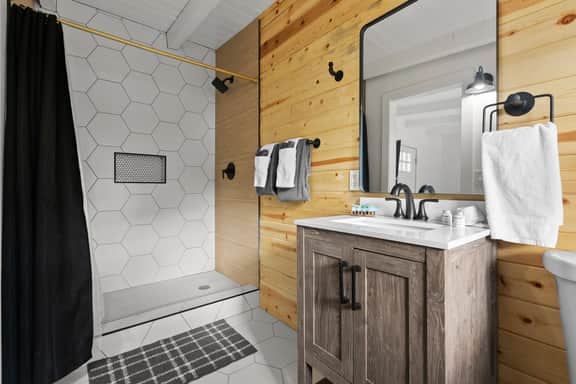 WWM 4 · 4 E. Sierra's base camp 2 Bed Suite, wifi WWM 4