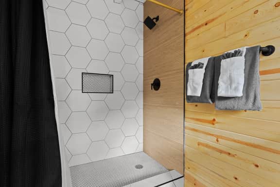 WWM 4 · 4 E. Sierra's base camp 2 Bed Suite, wifi WWM 4