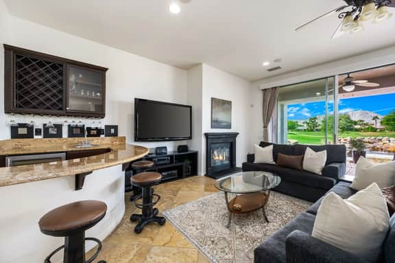 Golf Lovers' Haven: Luxury Living in the Heart of PGA West!