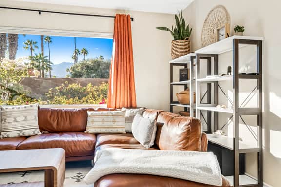 Private Pool/Spa Home in the Lovely Tamarisk Community