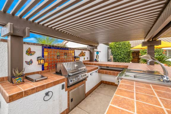 Spacious, cul-de-sac La Quinta beauty with Private Pool and Spa