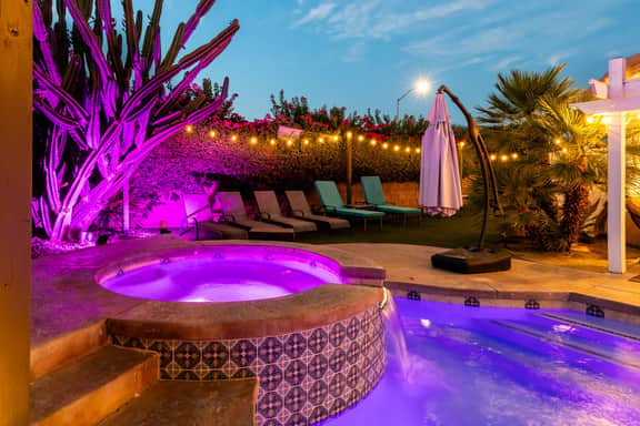 Relaxing Desert Escape for Friends and Families.