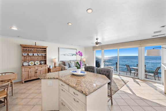 3 Unobstructed ocean view direct beach access! Oceanfront Villa with a Spectacular View (C)