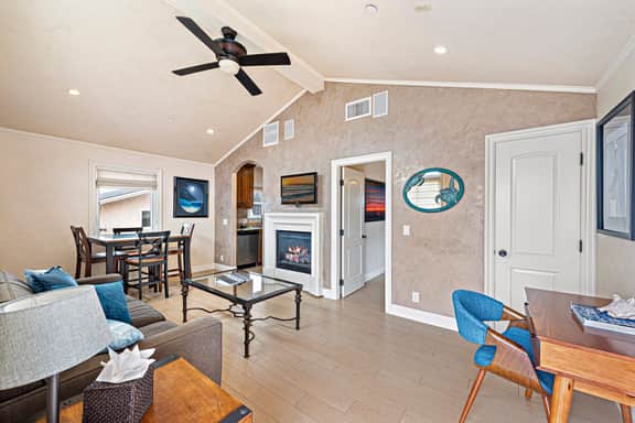 Direct Beach access/Ocean View Performing Arts Haven