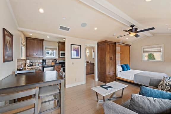 Swim, bike, relax, explore Laguna Beach 3 Villa D'Arte
