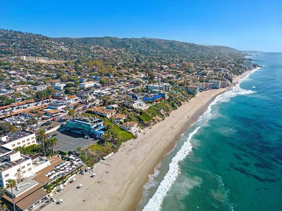 Ocean views, listen to waves, stroll to main beach SH 2