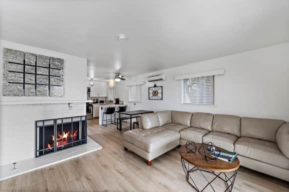 SH 1 Ocean View condo, walk to Main Beach