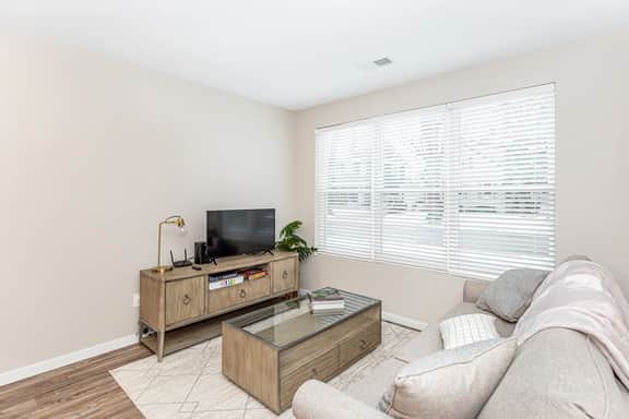 Cozy and Modern Condo in Fargo #104