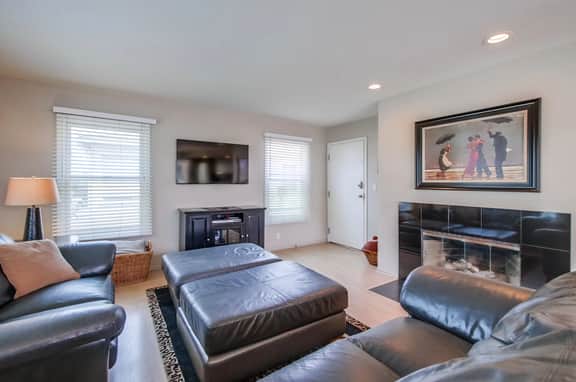 Mission Beach Family Haven: Ocean Views + Private Balconies + Garage