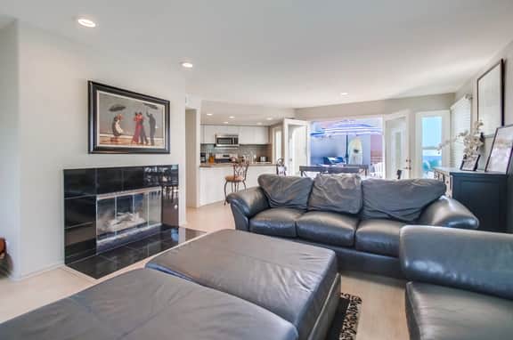 Mission Beach Family Haven: Ocean Views + Private Balconies + Garage