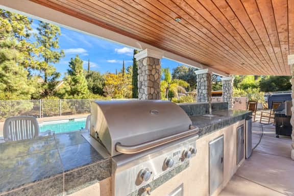 Vineyard Vista Retreat– Your Serene Getaway in Temecula