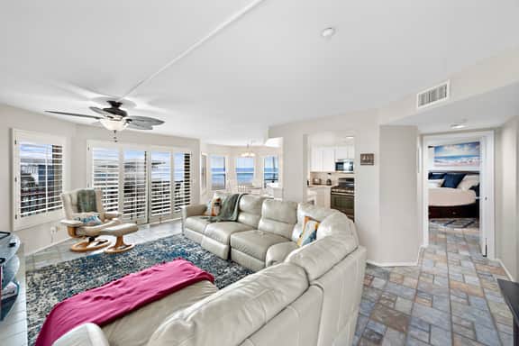 Breathtaking Oceanview Oceanside Oasis!