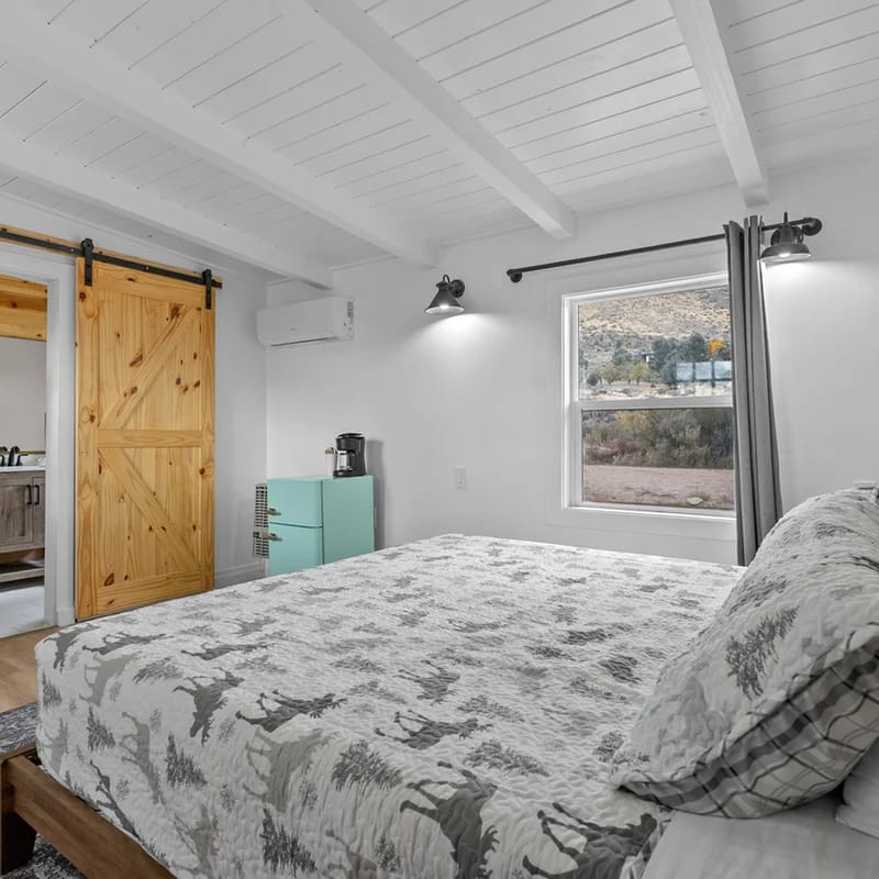 WWM 4 · 4 E. Sierra's base camp 2 Bed Suite, wifi WWM 4