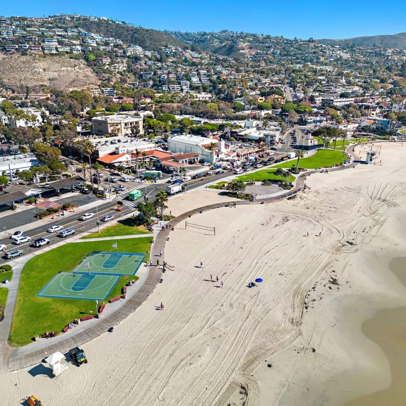 Ocean views, listen to waves, stroll to main beach SH 2